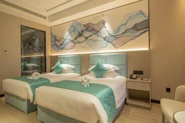 Greentree Eastern Hotel Hainan Free Trade Port Jiangdong New District Meilan Airport