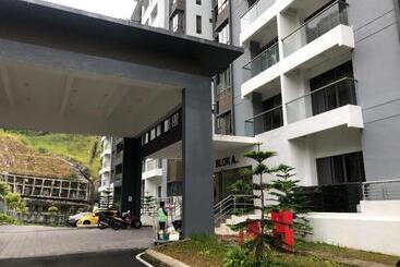 هتل Quintet Apartments @ Cameron