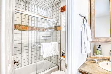 هتل Double Diamond Ski In/ski Out Chalet