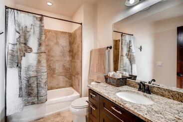 هتل Blue River Condo Unit 203