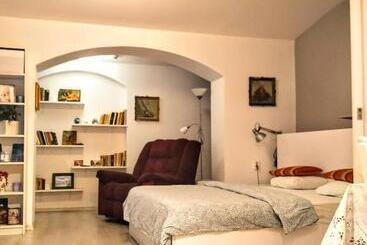 هاستل Central Guesthouse