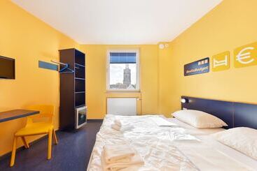 Отель Bed Nbudget City   Hostel