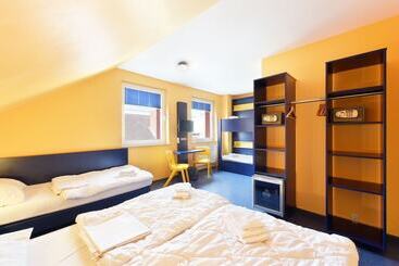 Отель Bed Nbudget City   Hostel