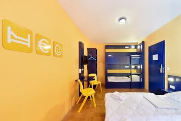 Отель Bed Nbudget City   Hostel