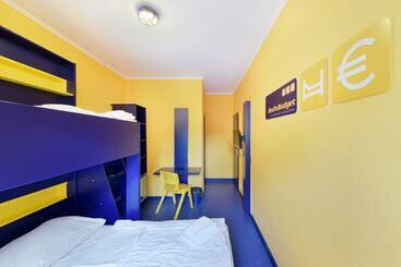 Отель Bed Nbudget City   Hostel