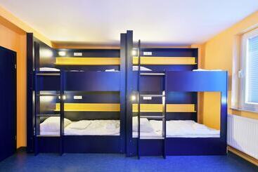Отель Bed Nbudget City   Hostel