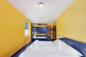 Отель Bed Nbudget City   Hostel
