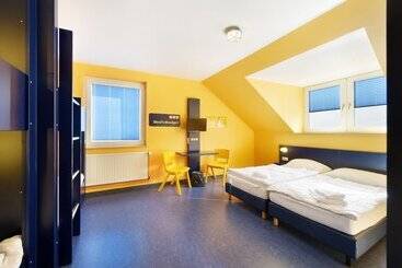 Отель Bed Nbudget City   Hostel