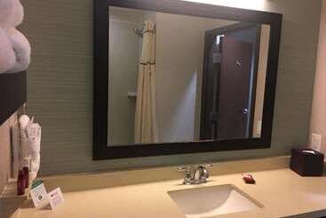 هتل Best Western Premier Ashton Suiteswillowbrook