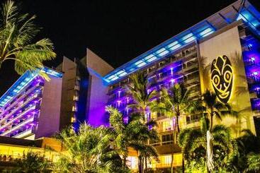 هتل Chateau Royal Beach Resort & Spa, Noumea