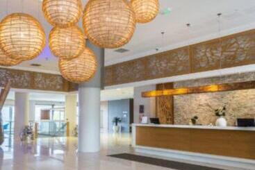 هتل Chateau Royal Beach Resort & Spa, Noumea
