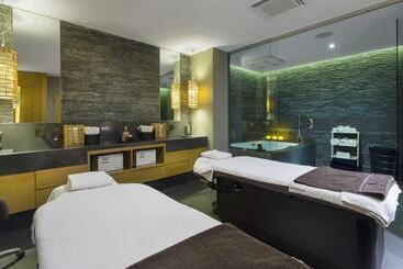 هتل Chateau Royal Beach Resort & Spa, Noumea