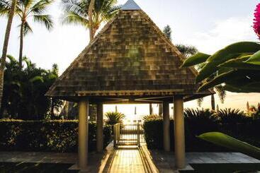 هتل Chateau Royal Beach Resort & Spa, Noumea