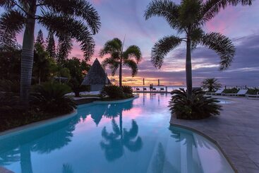 هتل Chateau Royal Beach Resort & Spa, Noumea
