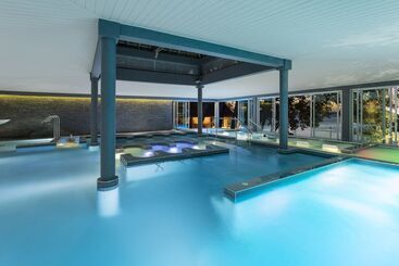 هتل Chateau Royal Beach Resort & Spa, Noumea