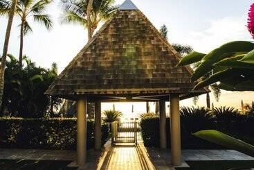 هتل Chateau Royal Beach Resort & Spa, Noumea