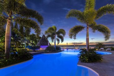 هتل Chateau Royal Beach Resort & Spa, Noumea