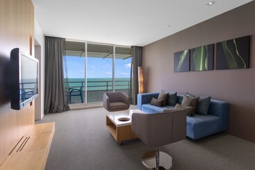 هتل Chateau Royal Beach Resort & Spa, Noumea