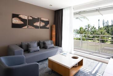 هتل Chateau Royal Beach Resort & Spa, Noumea