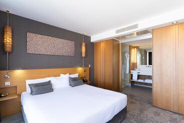 هتل Chateau Royal Beach Resort & Spa, Noumea