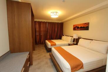 هتل Crown Regency Beach Resort