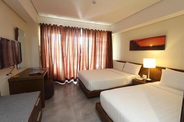 هتل Crown Regency Beach Resort