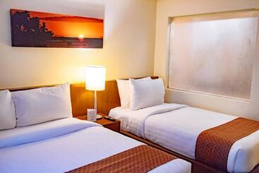 هتل Crown Regency Beach Resort