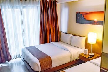 هتل Crown Regency Beach Resort
