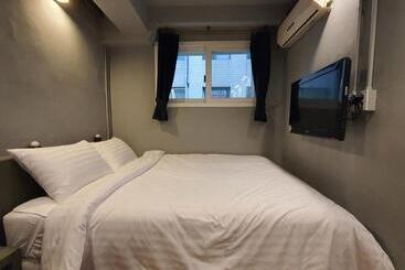 هتل Daljee Guesthouse