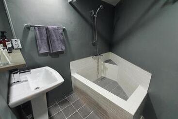 هتل Daljee Guesthouse