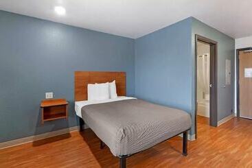 هتل Extended Stay America Select Suites Cleveland Airport