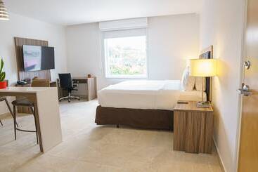 هتل Holiday Inn Express Managua, An Ihg