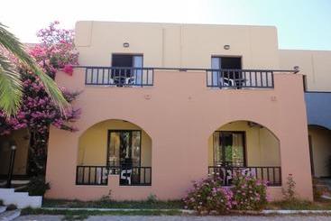هتل Pergamos Village