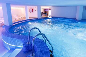 هتل R2 Bahia Cala Ratjada  Adults Only