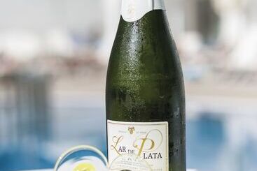 هتل R2 Bahia Cala Ratjada  Adults Only