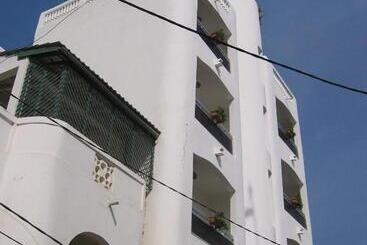 هتل Kakatar Family Residence , Yoff