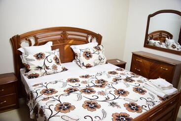 هتل Kakatar Family Residence , Yoff