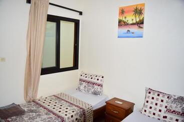 هتل Kakatar Family Residence , Yoff