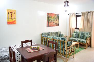هتل Kakatar Family Residence , Yoff