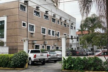 هتل Residencial Pantanal Santa Cruz
