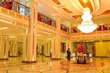 هتل The Grand Kandyan