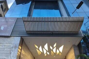 هتل The Peninsula Chittagong Limited