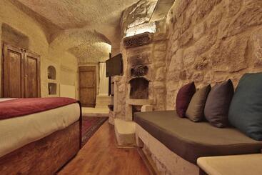هتل Urgup Evi Cave