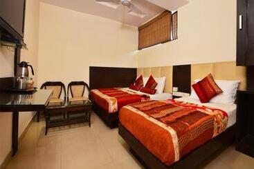 Shri Vinayak At New Delhi Railway Station By Rcg Hotels