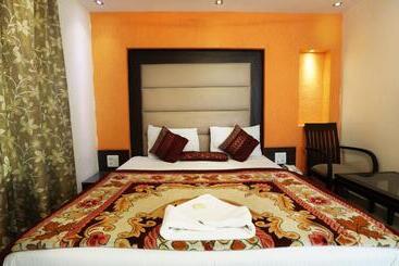 Shri Vinayak At New Delhi Railway Station By Rcg Hotels