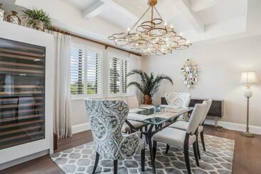 هتل Naples Square Paradise