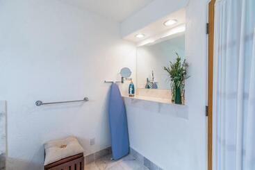 هتل Sunny Cozy Condo