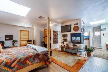 هتل Sunny Cozy Condo