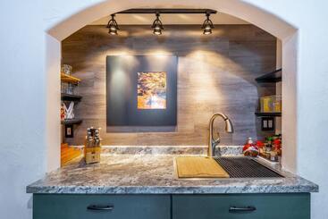 هتل Sunny Cozy Condo