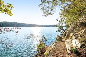 هتل Kingfisher Cove Hideaway